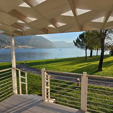 مكان تخييم Belvedere Clusane إيزِيو